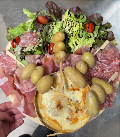 Grande planche mixte de charcuteries et fromages à partager